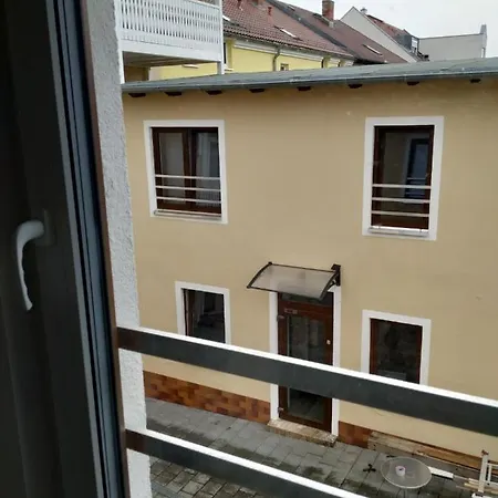 Mehrfamilien Haus